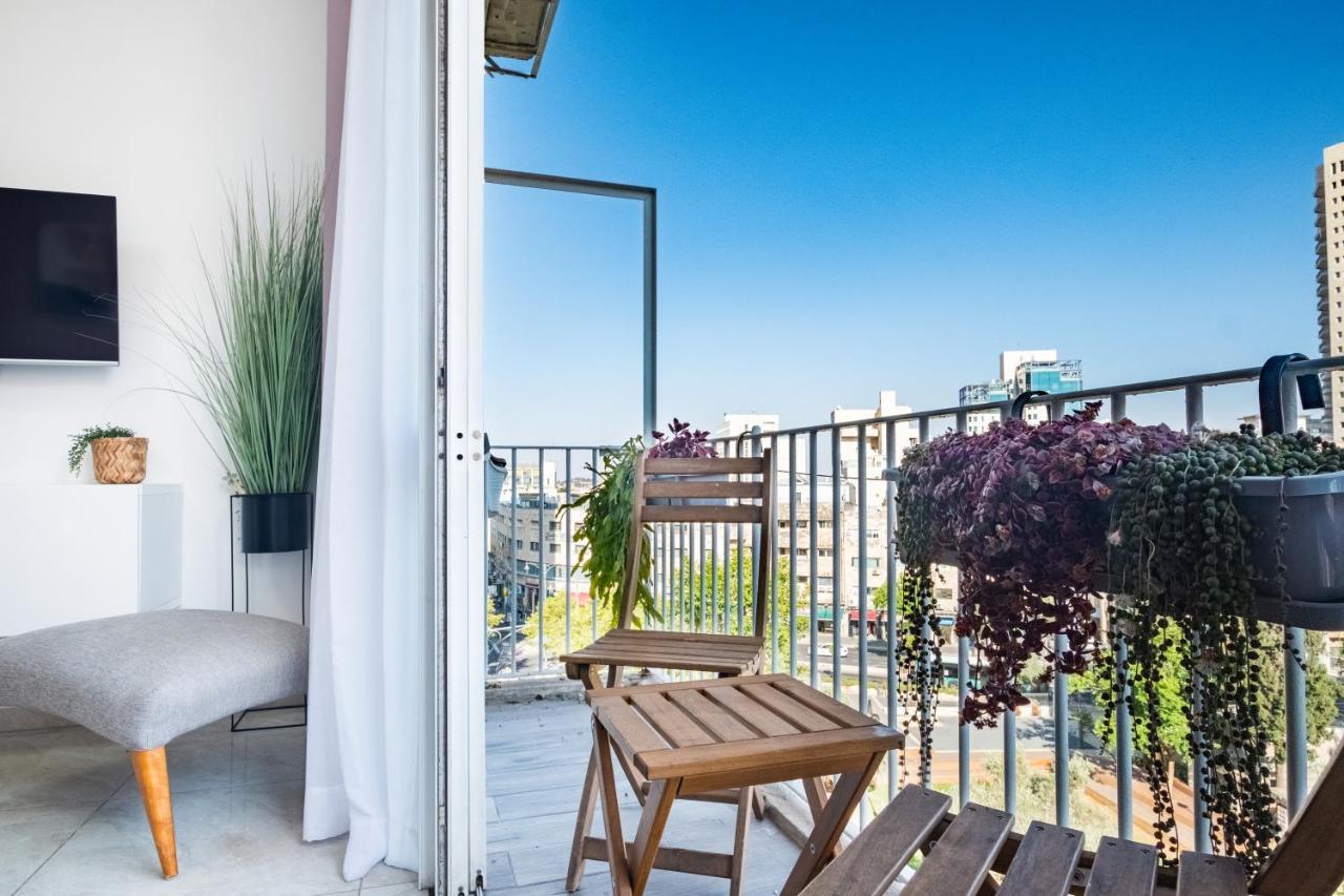 Modern Bright, Near Mahane Yehuda Market, Balcony Jerusalem Exterior photo